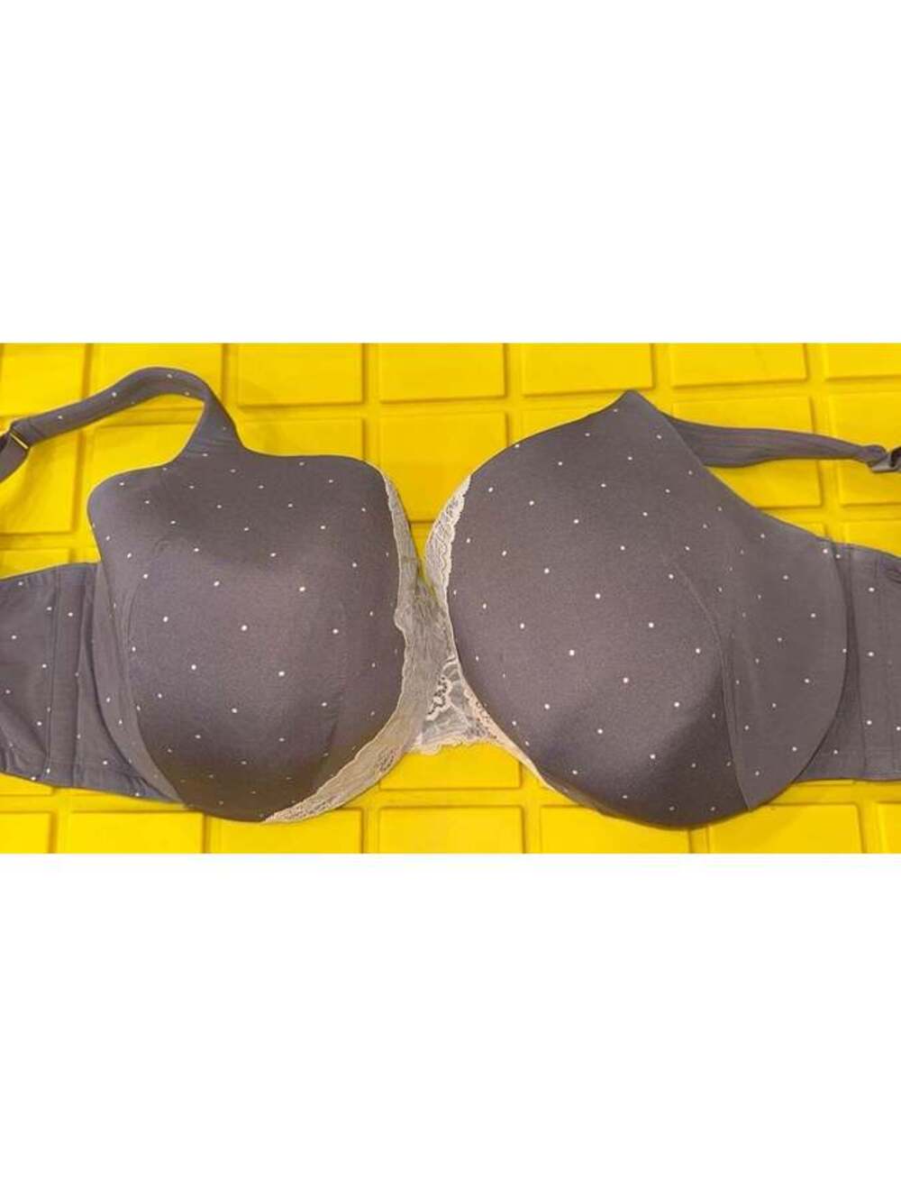 Cacique lightly lined full coverage bra size 42 H